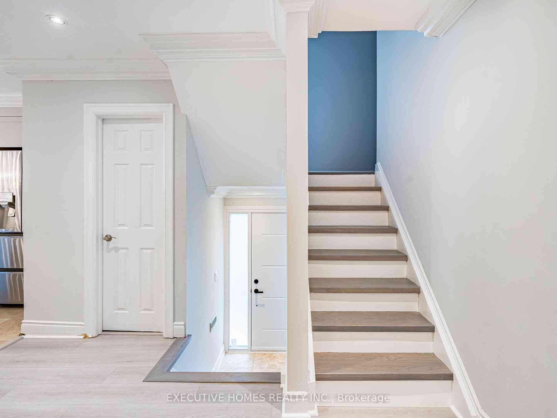 Toronto condo townhouses