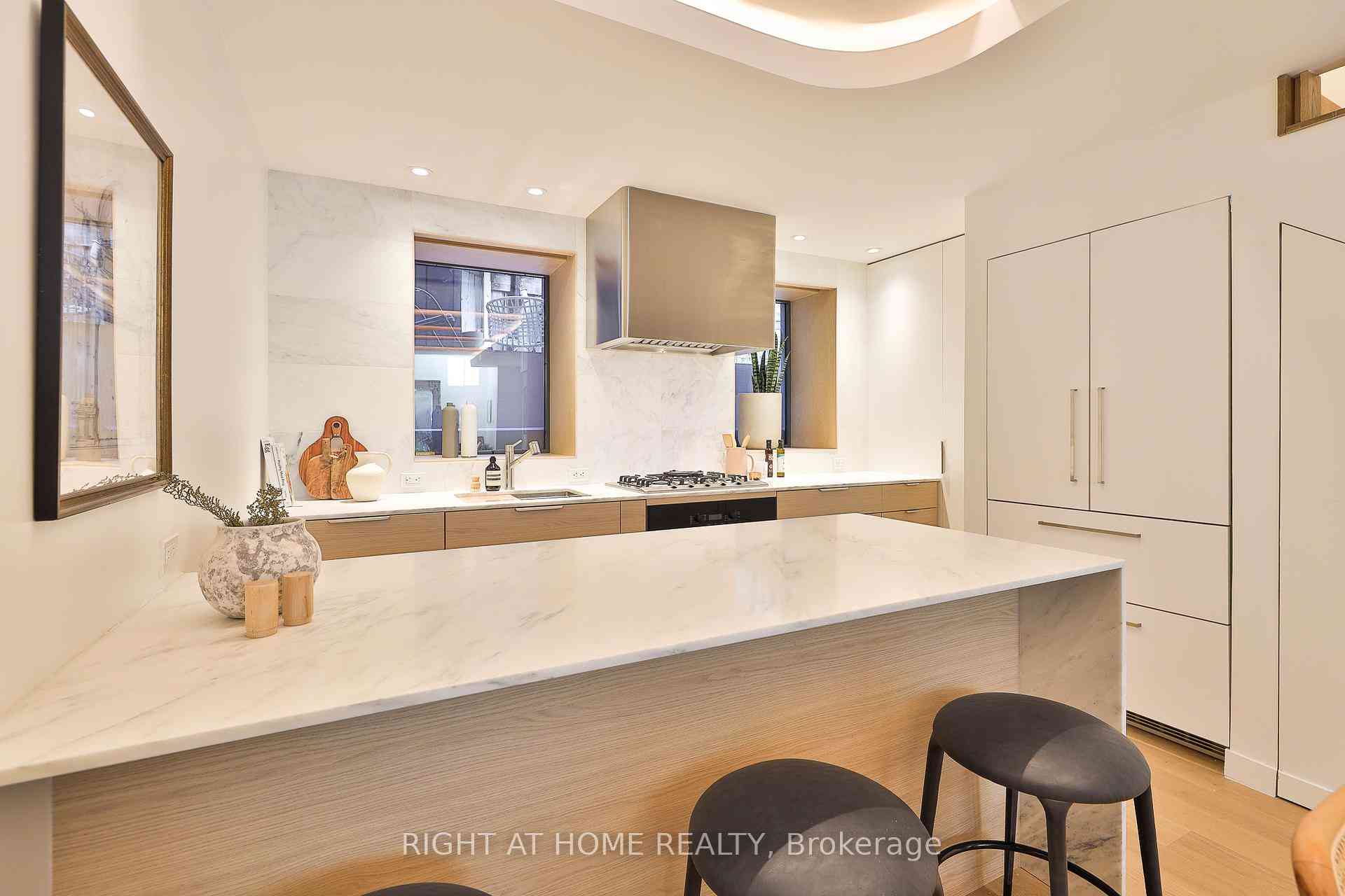 Toronto 共管镇屋