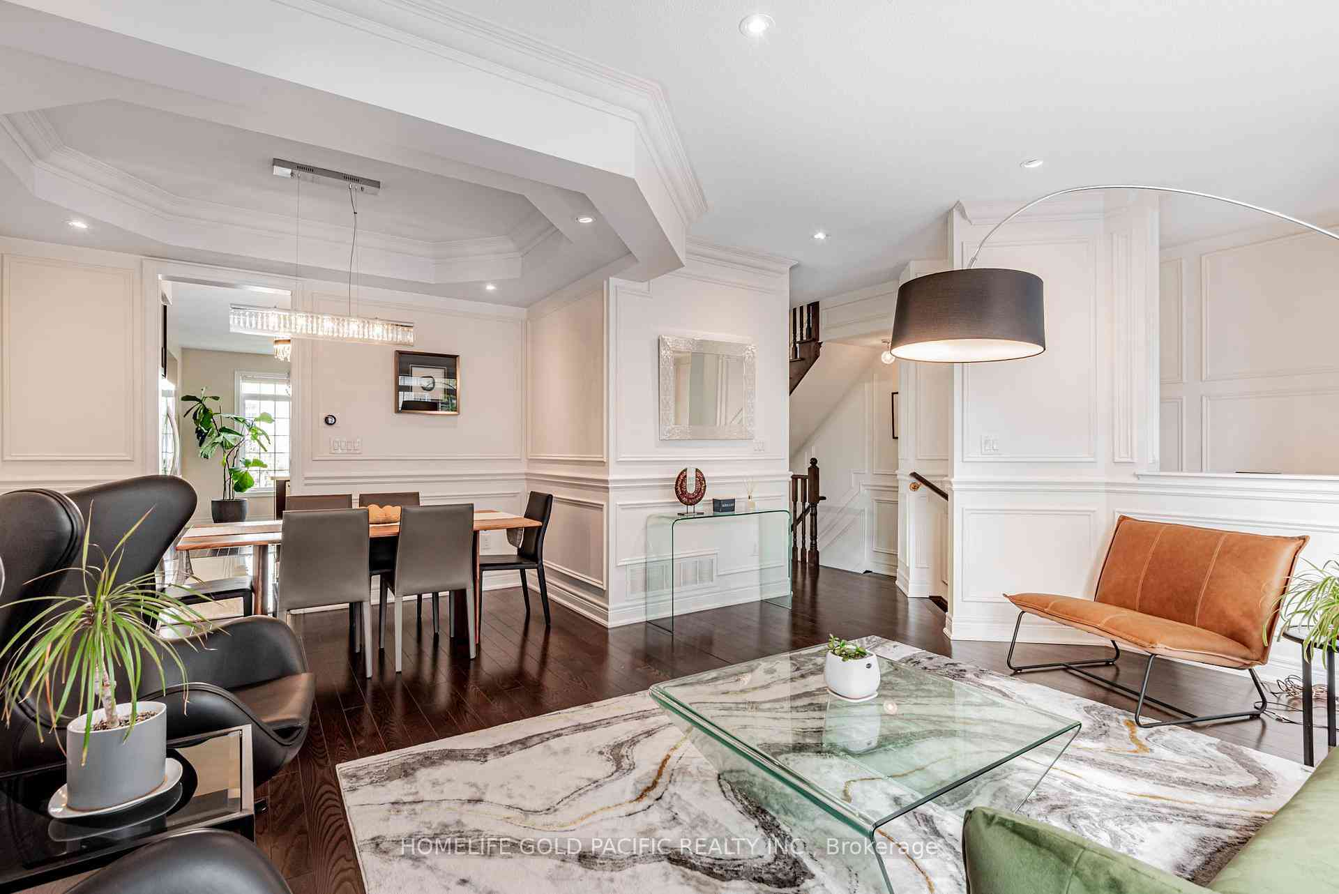 Toronto 共管镇屋