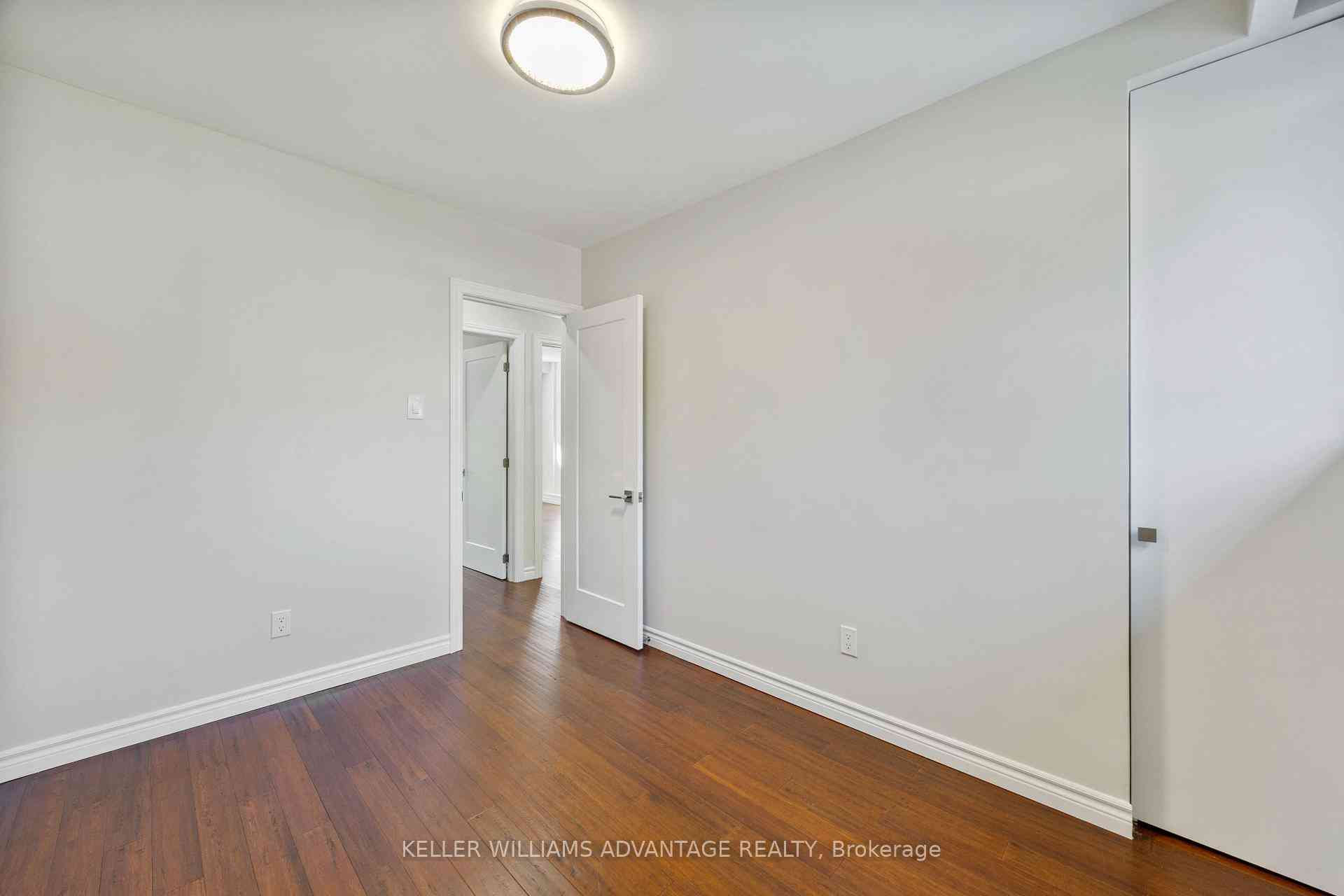 Toronto 共管镇屋