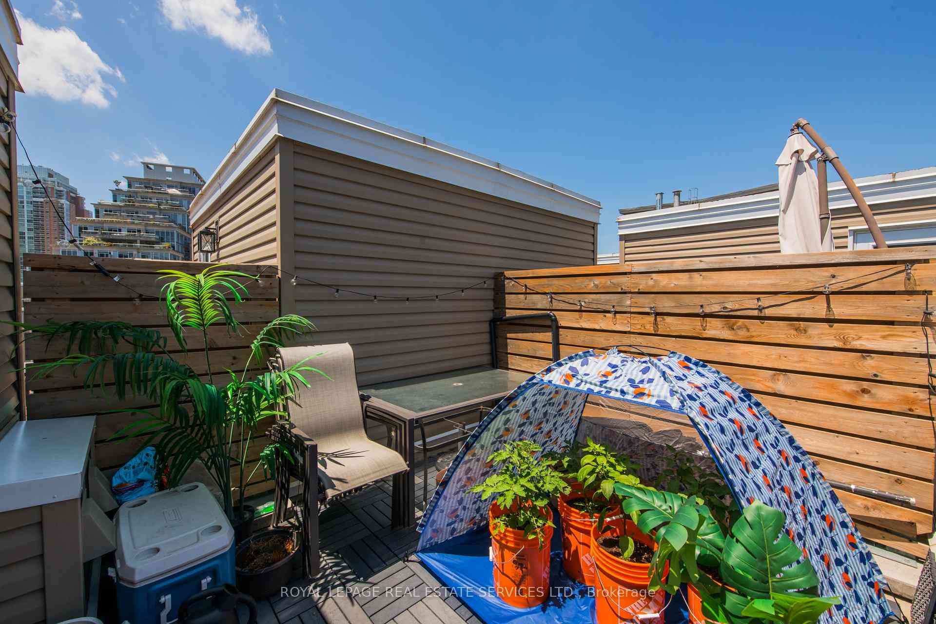 Toronto 共管镇屋