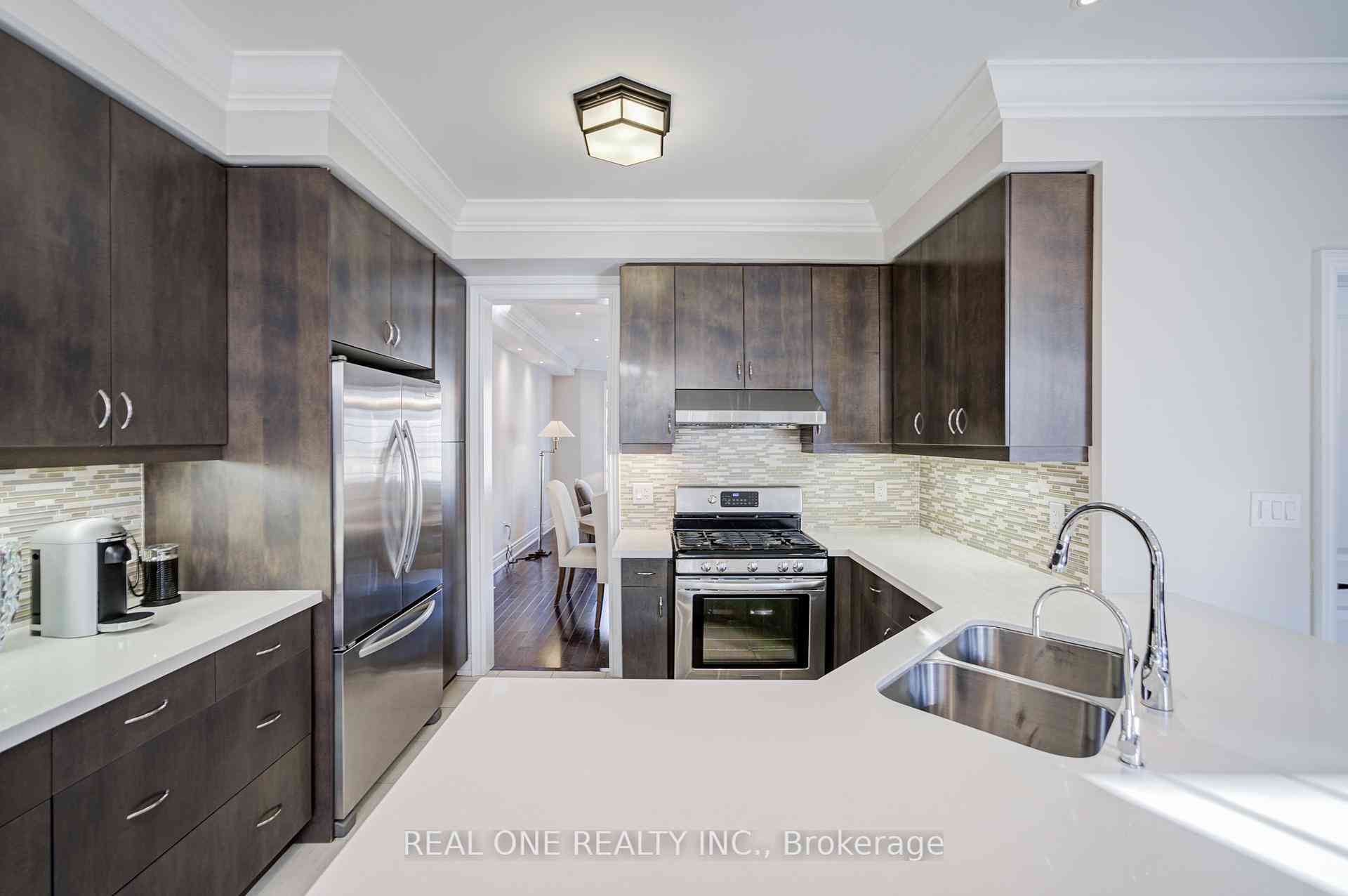 Toronto 共管镇屋