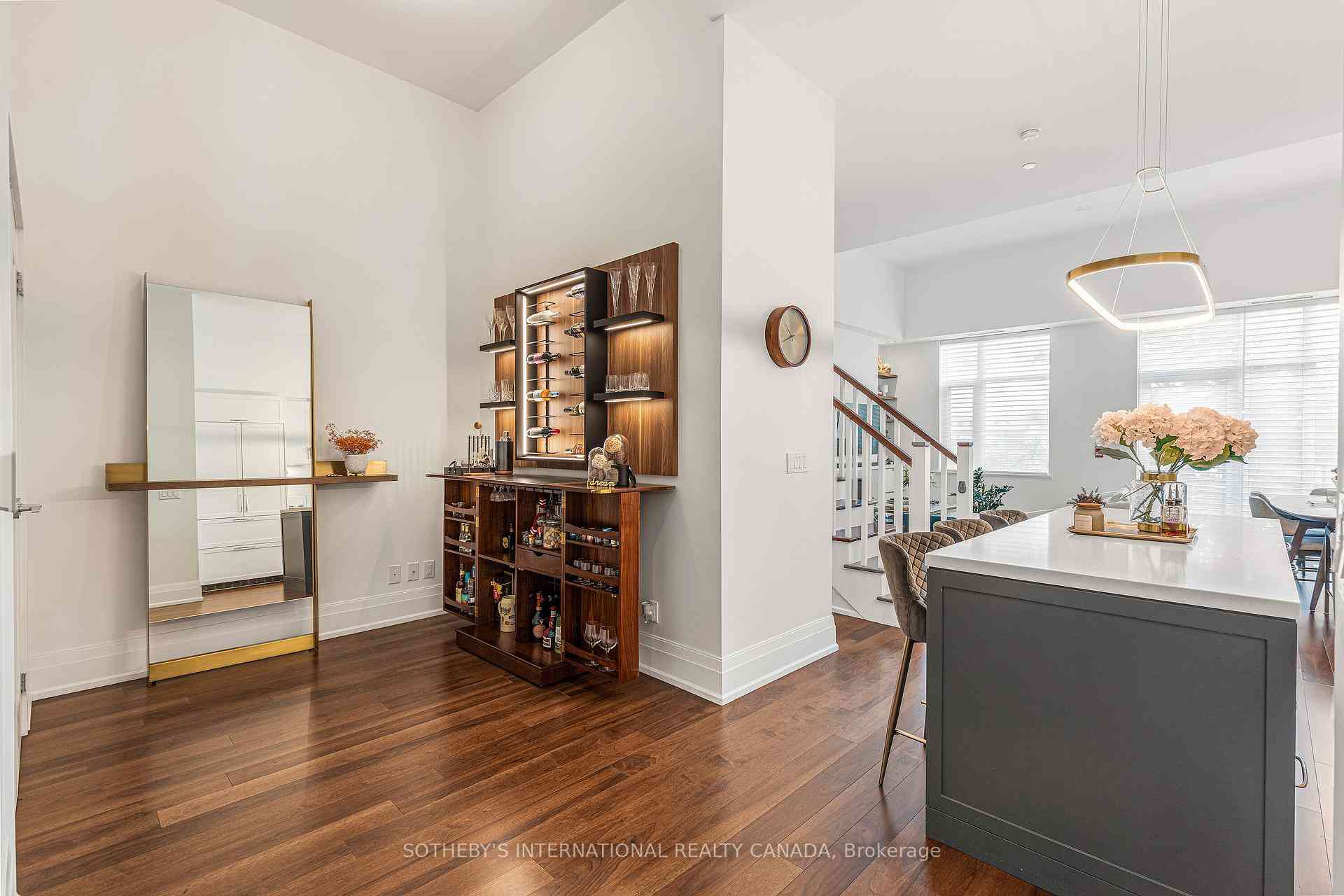 Toronto 共管镇屋