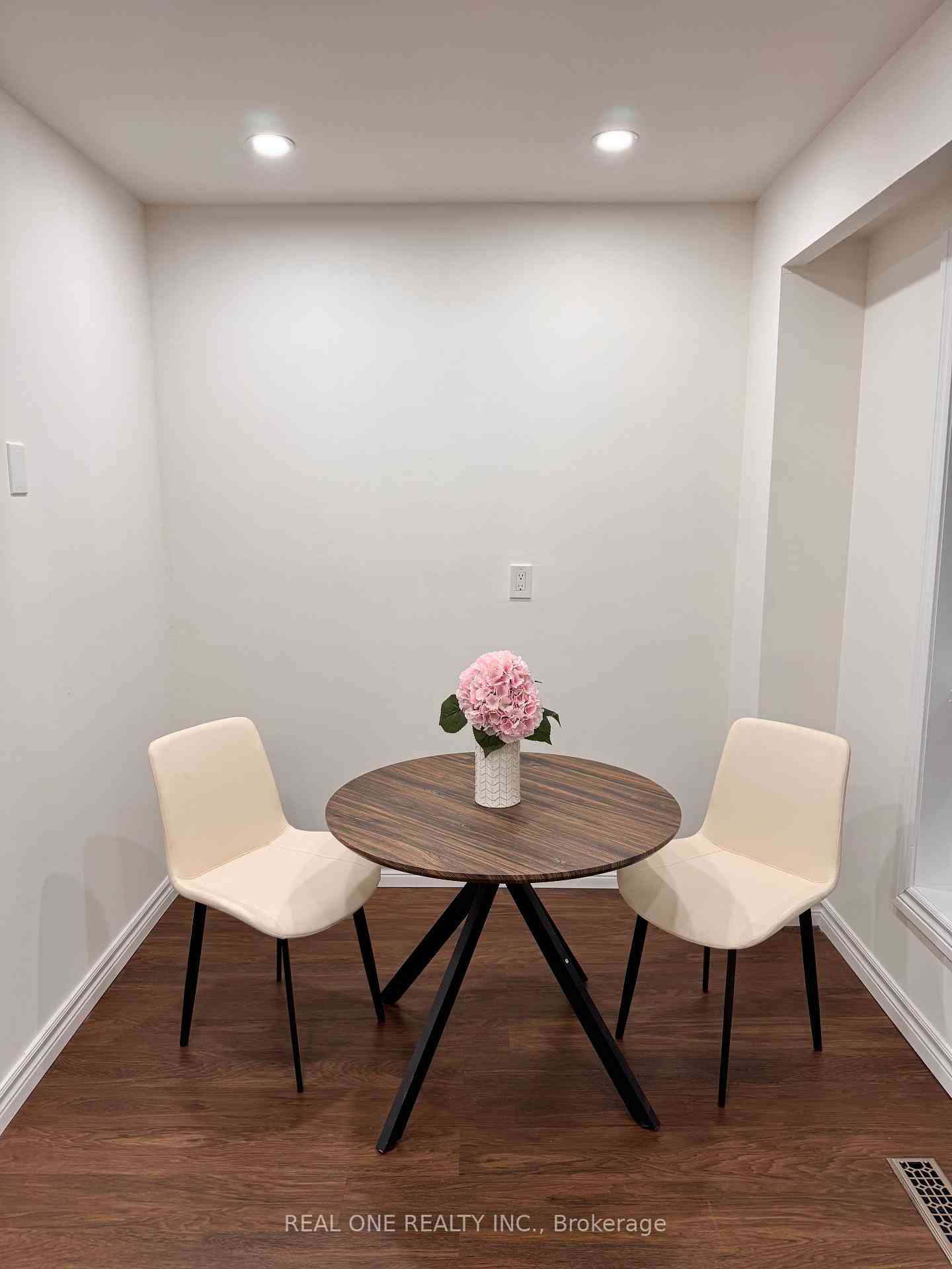 Toronto 共管镇屋