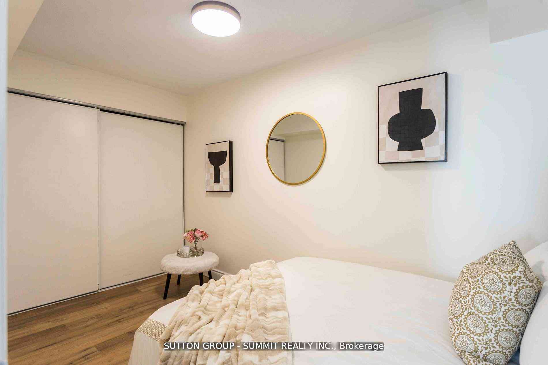 Toronto 共管镇屋