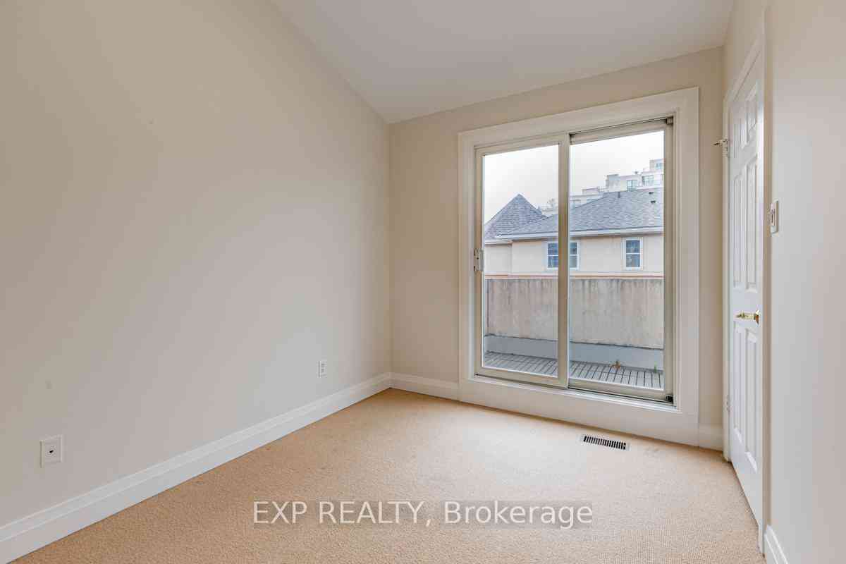 Toronto condo townhouses