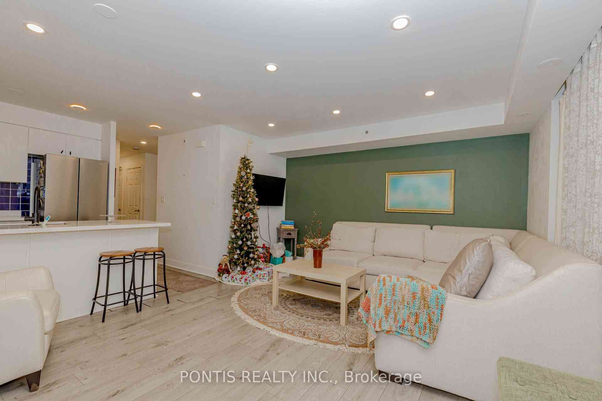 Toronto condo townhouses