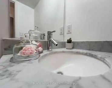 #1211E-36 Lisgar St Little Portugal beds 1 baths garage 409999.00