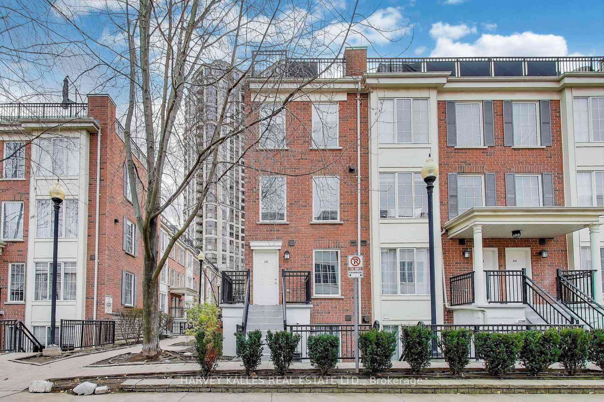 Toronto 共管镇屋