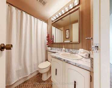 
            #2429-33 Harbour Sq Waterfront Communities C1 1睡房1卫生间1车位, 出售价格725000.00加元                    