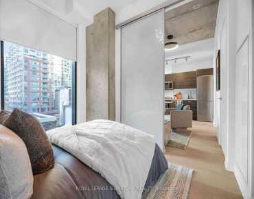 
#606-11 Charlotte St Waterfront Communities C1 1 beds 1 baths  garage 475000.00        