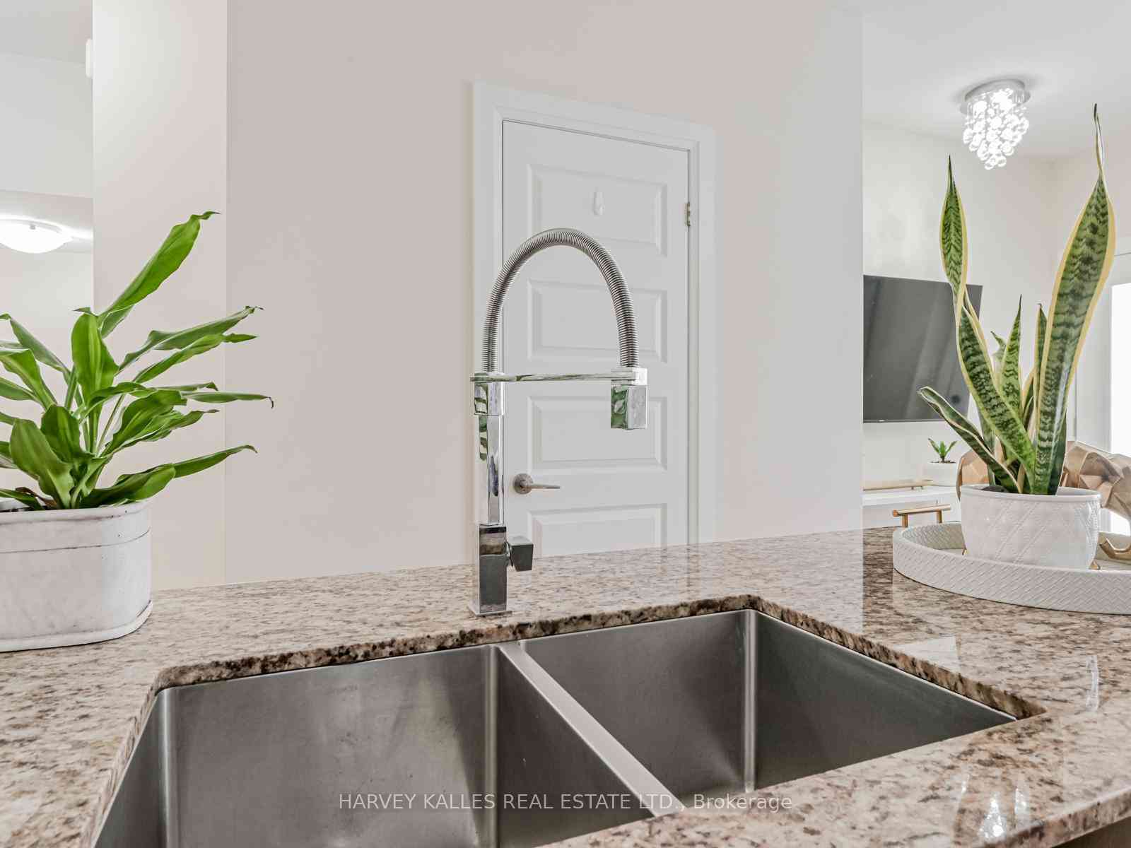 Toronto condo townhouses