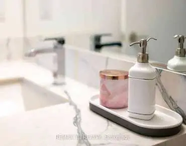 
#TH20-851 Sheppard Ave W Clanton Park 3 beds 3 baths 1 garage 1100000.00        