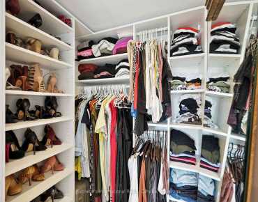 #903-105 George St Moss Park 1 beds 1 baths garage 479999.00