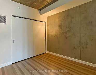 
#1408-111 Bathurst St Waterfront Communities C1 1 beds 1 baths  garage 449990.00        