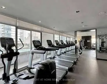 #207-21 Scollard St Annex 1 beds 1 baths 1 garage 575000.00