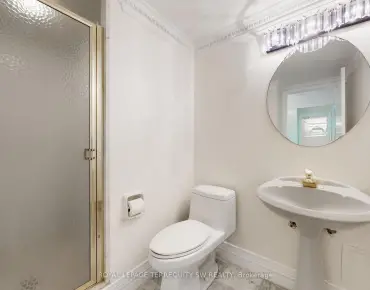 
            #2001-71 Simcoe St Bay Street Corridor 1睡房2卫生间1车位, 出售价格888000.00加元                    