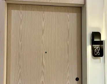 
            #2006-10 Inn on the park Dr Banbury-Don Mills 1睡房1卫生间车位, 出售价格570000.00加元                    