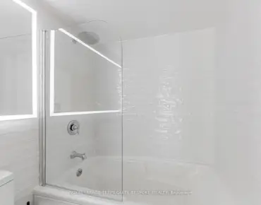 
            #811-10 Queens Quay W Waterfront Communities C1 2睡房2卫生间1车位, 出售价格724888.00加元                    