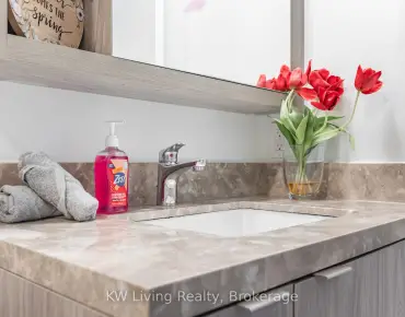 #4809-115 Blue Jays Way Waterfront Communities C1 beds 1 baths garage 389000.00