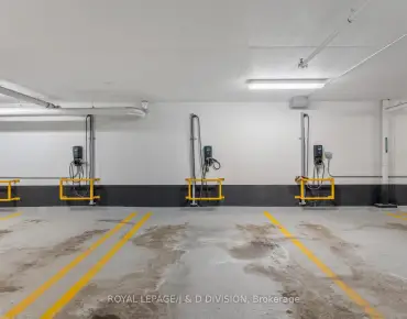 
            #710-1 Strathgowan Ave Lawrence Park South 2睡房3卫生间2车位, 出售价格2295000.00加元                    