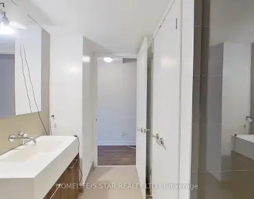 #512-560 KING St W Waterfront Communities C1 1 beds 1 baths garage 539900.00