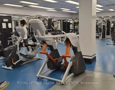 
            #1702-717 Bay St Bay Street Corridor 1睡房1卫生间车位, 出售价格579000.00加元                    