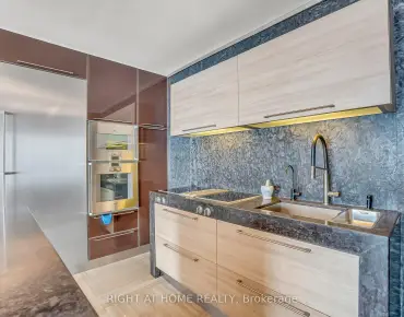 
            #2019-33 Harbour Sq Waterfront Communities C1 2睡房2卫生间1车位, 出售价格1450000.00加元                    