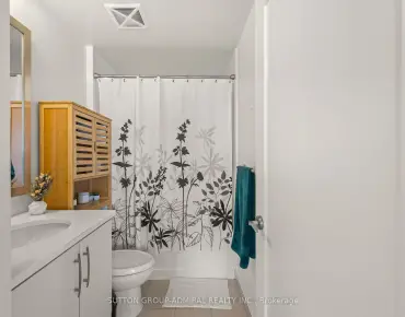 
            #2106-825 Church St Rosedale-Moore Park 2睡房2卫生间1车位, 出售价格899000.00加元                    