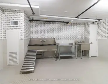 #422-9 Tecumseth St Niagara 1 beds 1 baths garage 474500.00