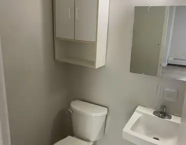 
#R2-2-60 Pavane Linkway Blvd Flemingdon Park 3 beds 2 baths 1 garage 499888.00        