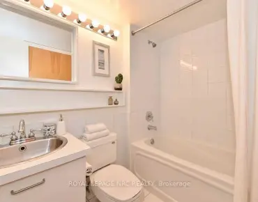 #1211-255 Richmond St E Moss Park beds 1 baths garage 349900.00