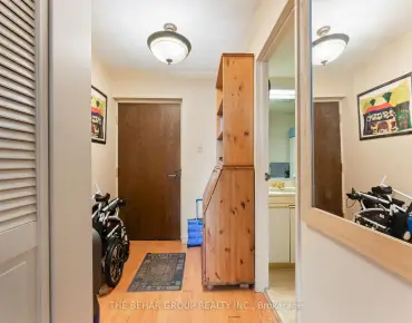 
#1709-65 Harbour Sq Waterfront Communities C1  beds 1 baths 1 garage 479000.00        