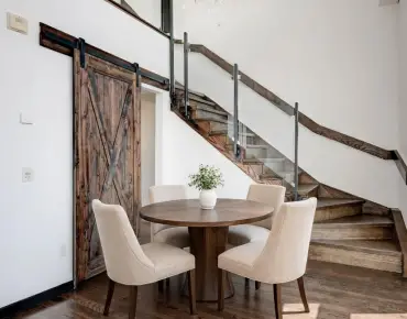 #Ph505-915 King St W Niagara 1 beds 2 baths 1 garage 999000.00