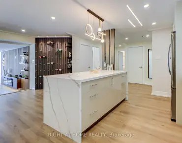 #1207-130 Carlton St Cabbagetown-South St. James Town 2 beds 2 baths 1 garage 1324900.00