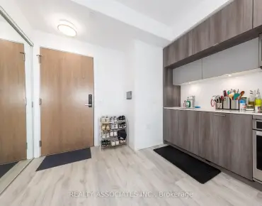 
#2817-585 Bloor St E North St. James Town 2 beds 2 baths 1 garage 799900.00        