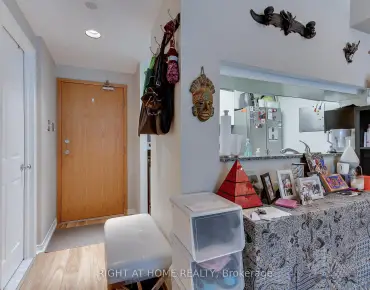 
#504-77 Harbour Sq Waterfront Communities C1 1 beds 1 baths 1 garage 595000.00        