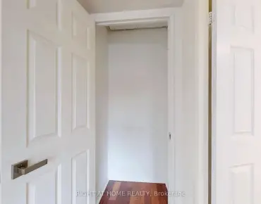 #107-701 King St W Niagara 1 beds 1 baths 1 garage 489000.00