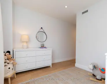 #19-232 St. George St Annex 2 beds 2 baths 1 garage 1170000.00