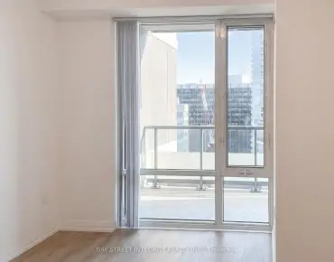 #2010-25 Holly St Mount Pleasant West 2睡房2卫生间车位, 出售价格658000.00加元