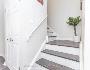 
#2-90 Castlebury Cres Bayview Woods-Steeles 3 beds 3 baths 2 garage 829000.00        