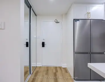 ##304-20 Edgecliff Golfway Flemingdon Park 3睡房2卫生间1车位, 出售价格549900.00加元