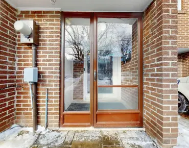 
            8 Windy Golfway Flemingdon Park 3睡房3卫生间3车位, 出售价格699900.00加元                    