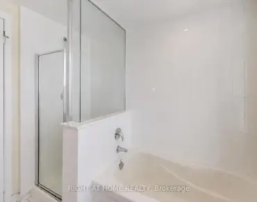 
            #TH07-25 Singer Crt Bayview Village 3睡房3卫生间2车位, 出售价格1198000.00加元                    