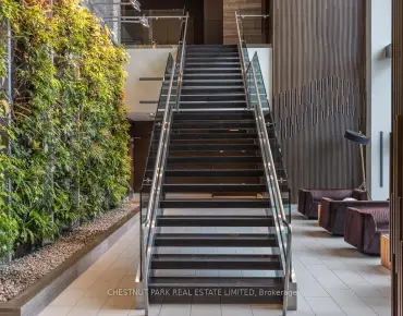 
            #306-35 Brian Peck Cres Thorncliffe Park 2睡房2卫生间2车位, 出售价格999900.00加元                    