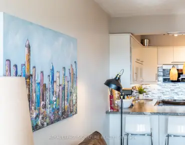 #404-30 Fashion Roseway N/A Willowdale East 2睡房1卫生间1车位, 出售价格549800.00加元