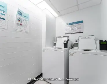 #205-725 King St W Niagara 1 beds 1 baths garage 439900.00