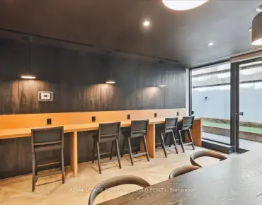 #2003-195 McCaul St Kensington-Chinatown 3睡房2卫生间1车位, 出售价格1199000.00加元