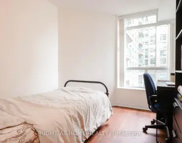 
            #300-28 Pemberton Ave Newtonbrook East 2睡房2卫生间1车位, 出售价格599000.00加元                    