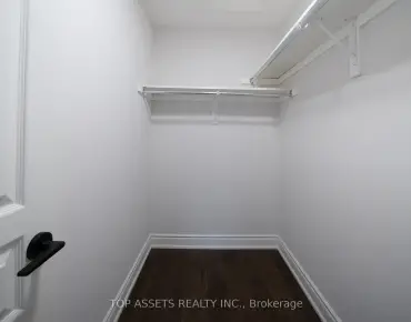 
            #105-11 Everson Dr Willowdale East 4睡房3卫生间1车位, 出售价格1280000.00加元                    